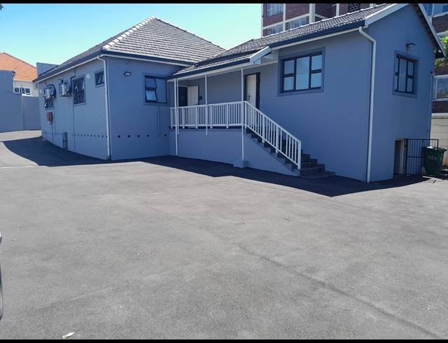 683M² OFFICE FOR SALE IN WINDERMERE